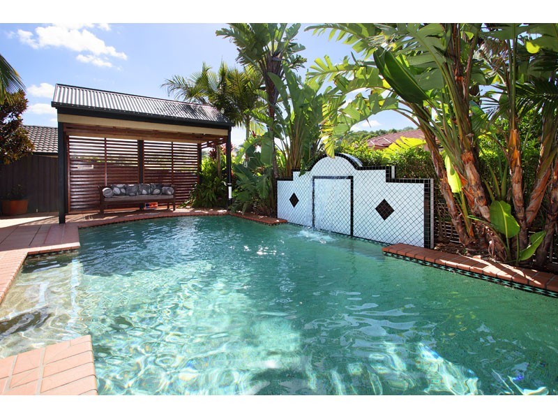 15 Kenilworth Place, Carindale QLD 4152