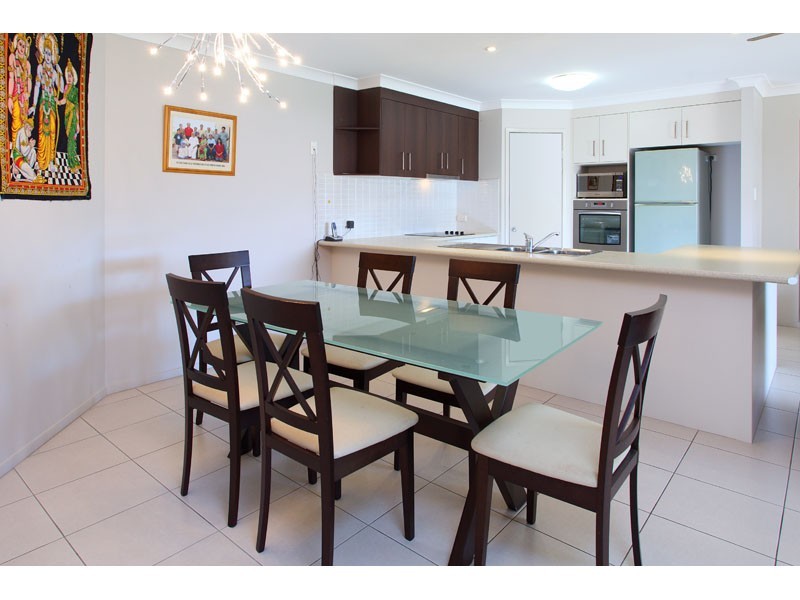 8 Venn Court, Wynnum West QLD 4178