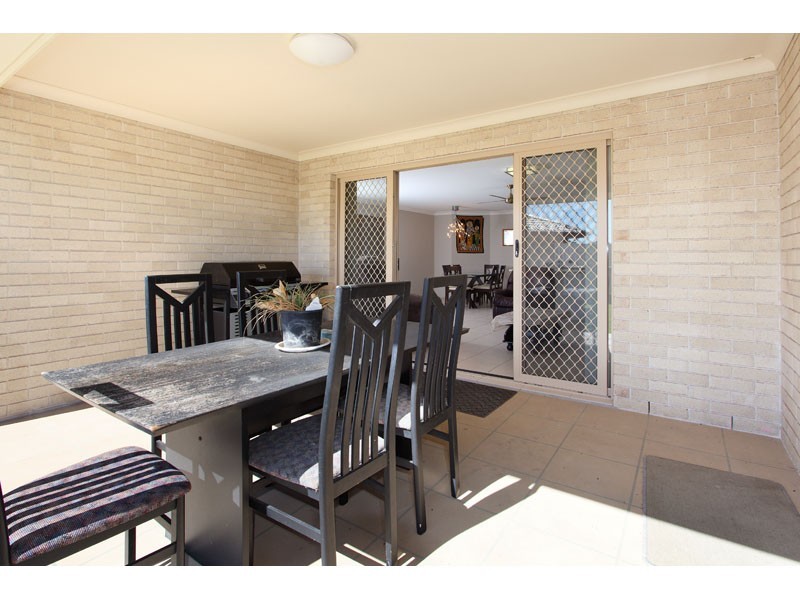 8 Venn Court, Wynnum West QLD 4178