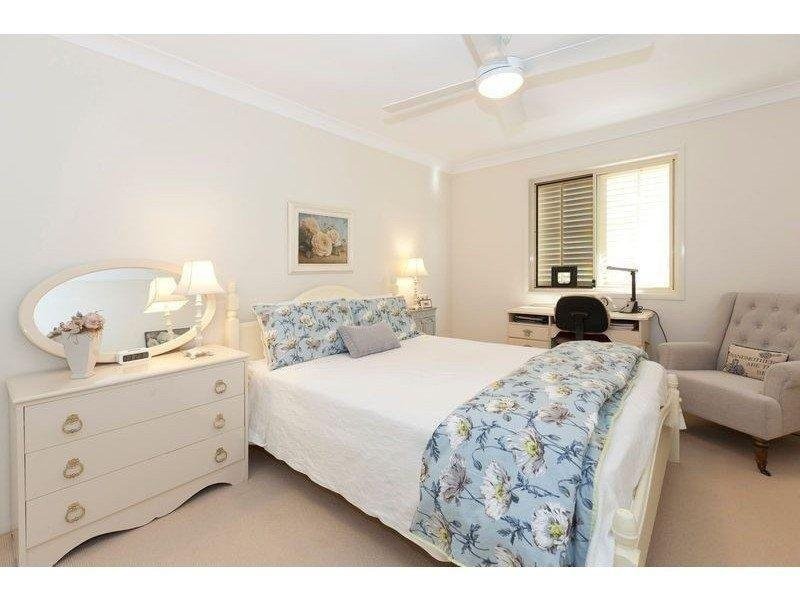 52 Flame Tree Crescent, Carindale QLD 4152