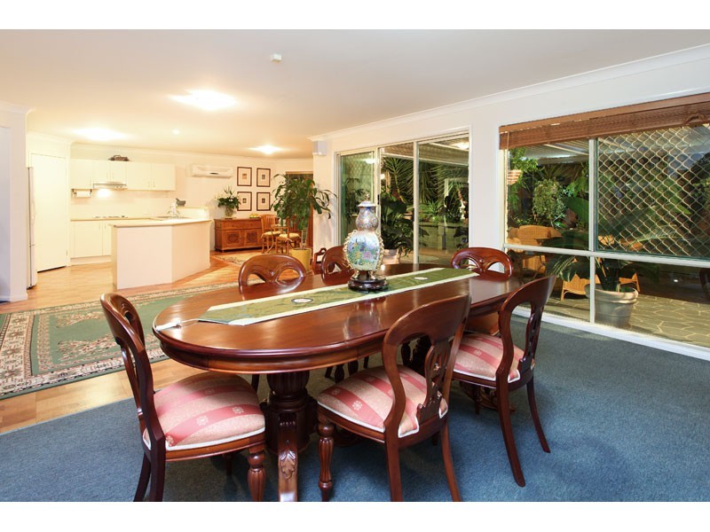 49 Silky Oak Crescent, Carindale QLD 4152