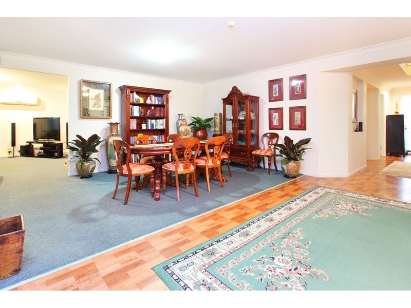 49 Silky Oak Crescent, Carindale QLD 4152