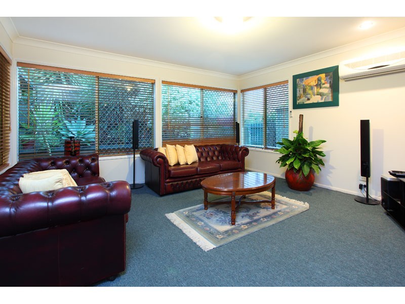 49 Silky Oak Crescent, Carindale QLD 4152