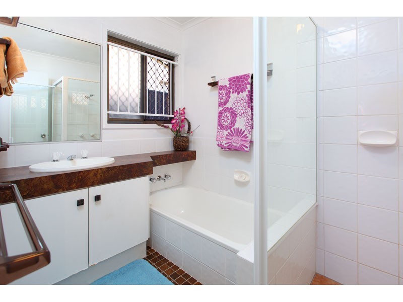 6 Taylor Street, Woolloongabba QLD 4102