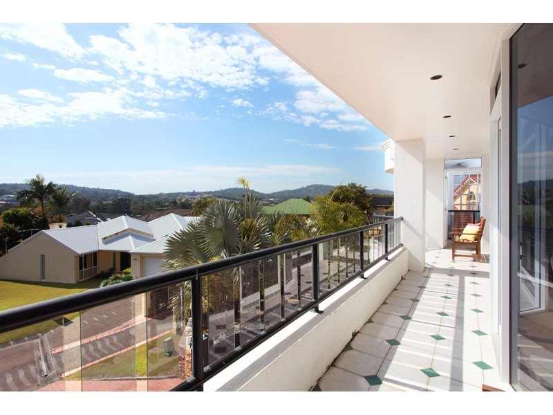 5 Tappin Court, Carindale QLD 4152