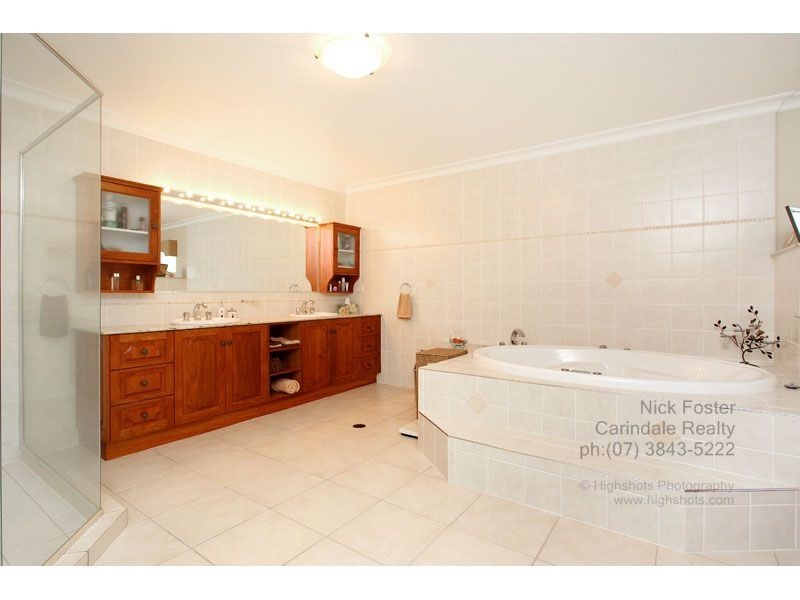 3 Highbury Close, Carindale QLD 4152