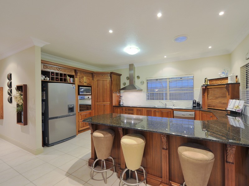 3 Highbury Close, Carindale QLD 4152