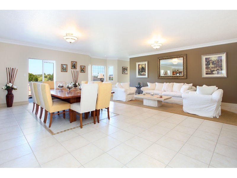 3 Highbury Close, Carindale QLD 4152