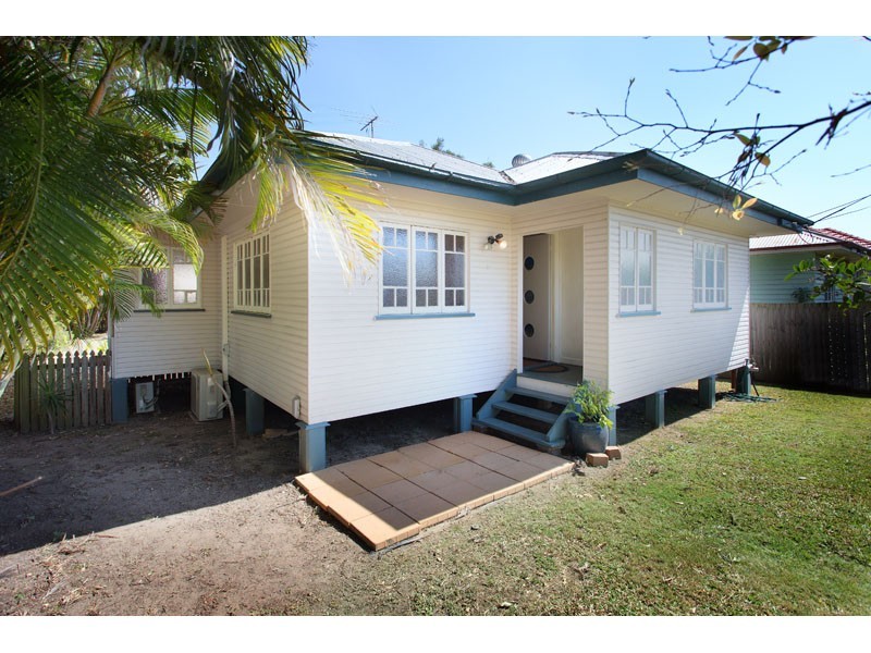 2 Brenda Street, Morningside QLD 4170