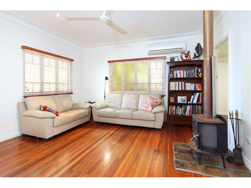 2 Brenda Street, Morningside QLD 4170