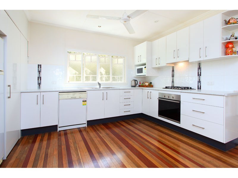 2 Brenda Street, Morningside QLD 4170