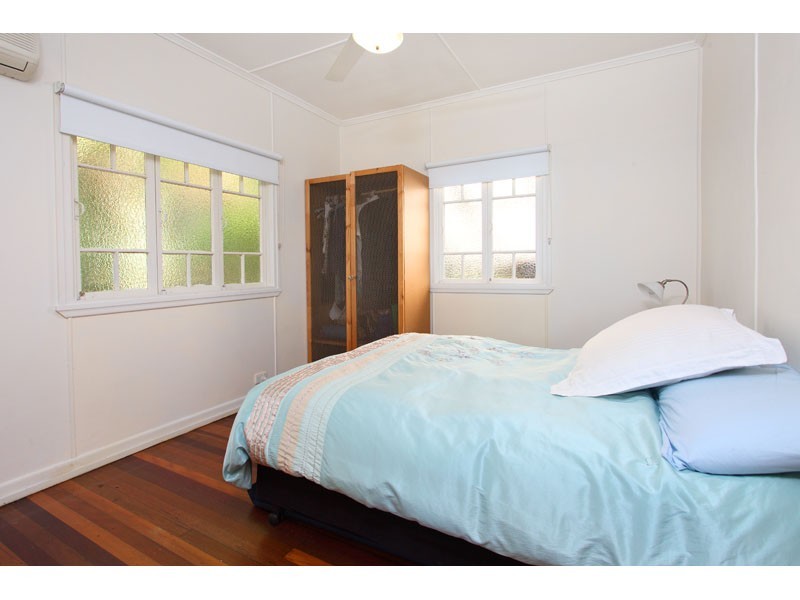 2 Brenda Street, Morningside QLD 4170