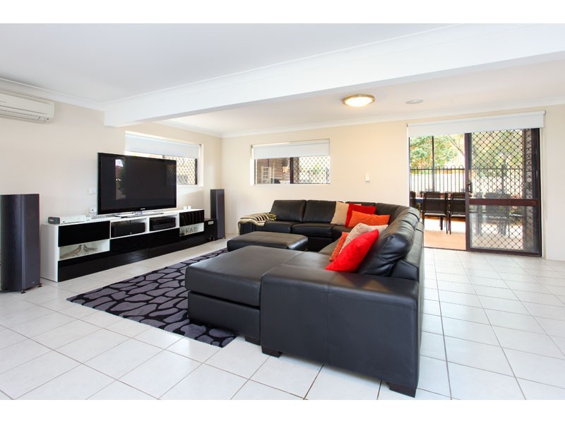 6 Remsen Street, Wishart QLD 4122