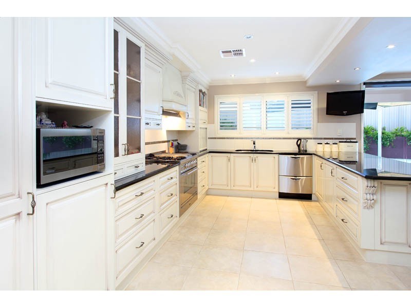 1 Stanmere Street, Carindale QLD 4152