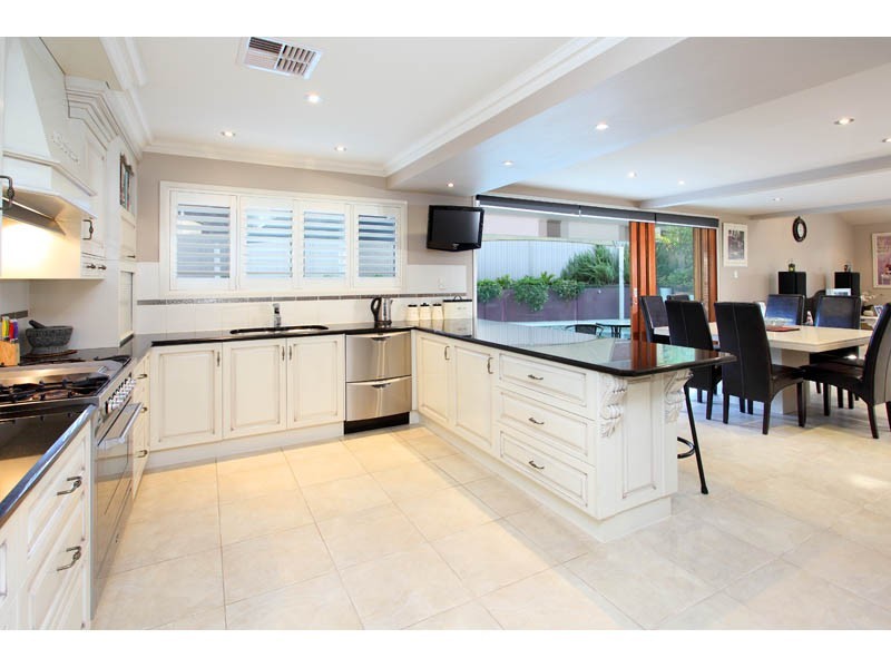 1 Stanmere Street, Carindale QLD 4152