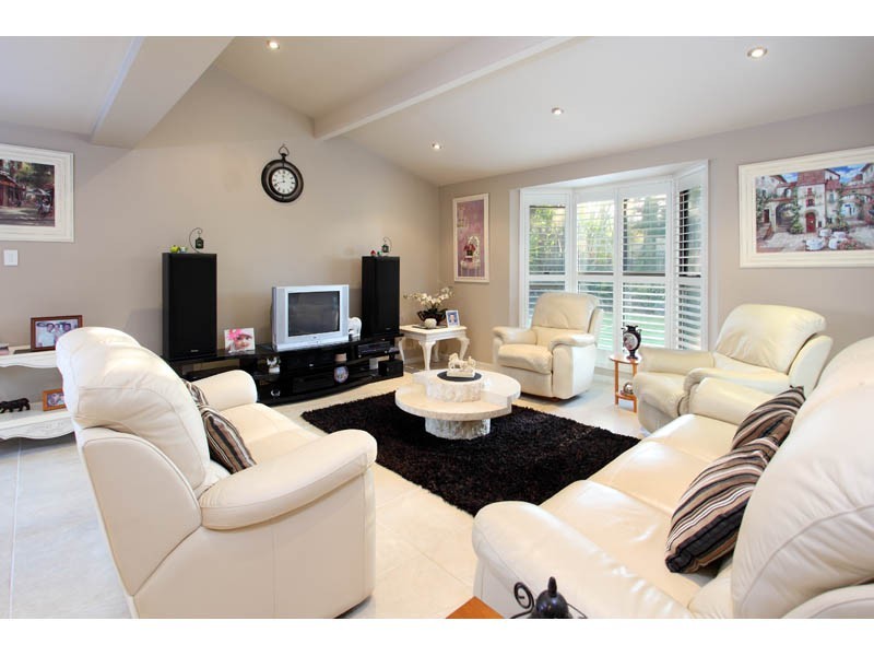 1 Stanmere Street, Carindale QLD 4152