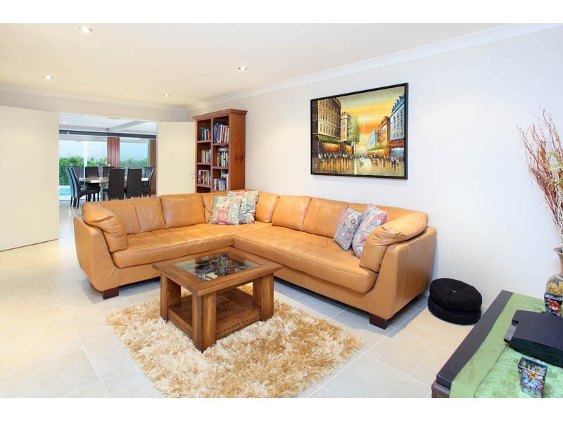 1 Stanmere Street, Carindale QLD 4152