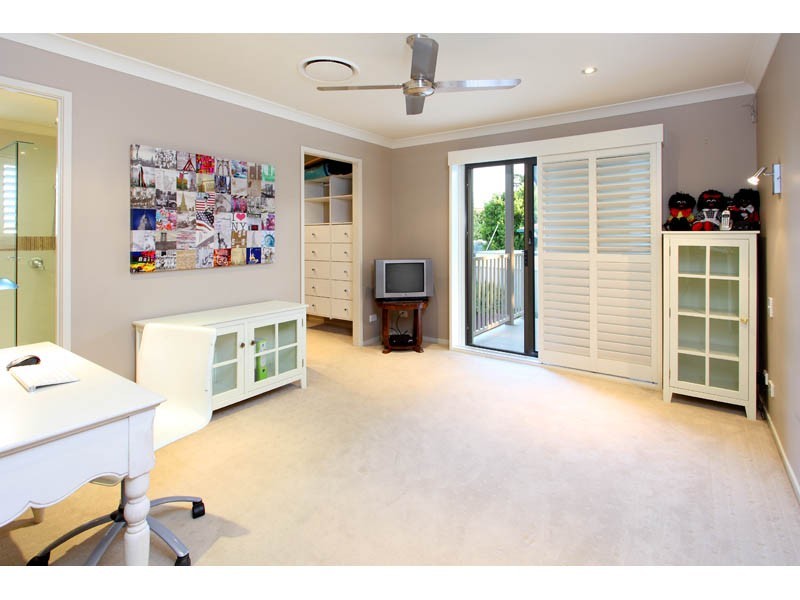 1 Stanmere Street, Carindale QLD 4152