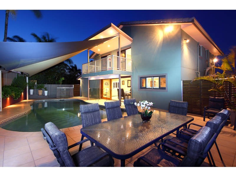 1 Stanmere Street, Carindale QLD 4152