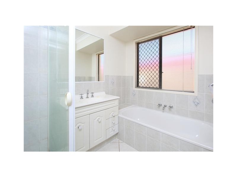 48 Kenilworth Place, Carindale QLD 4152