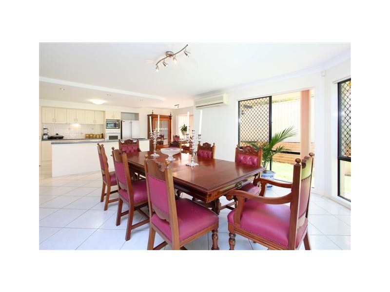 48 Kenilworth Place, Carindale QLD 4152