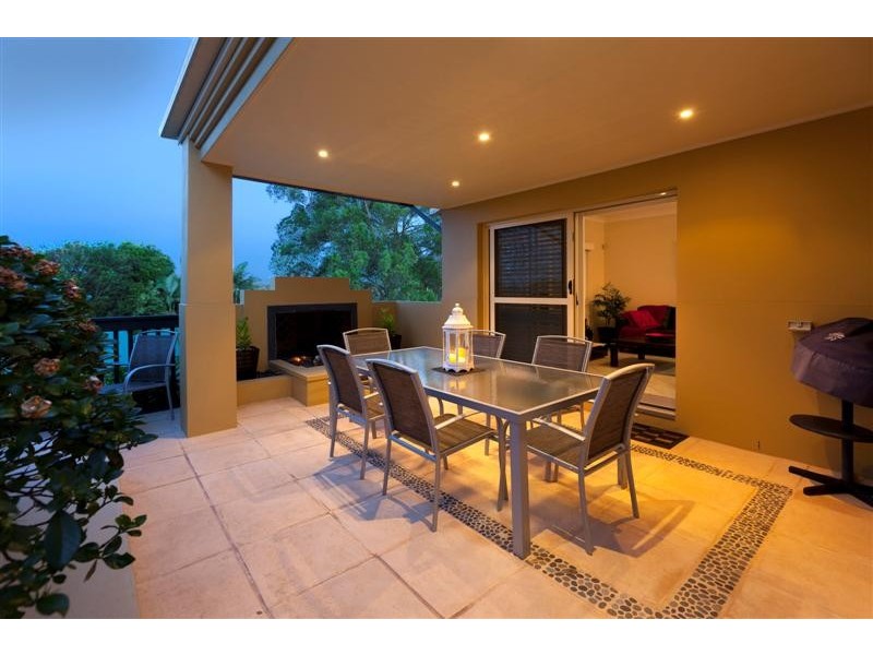 70 Flame Tree Crescent, Carindale QLD 4152