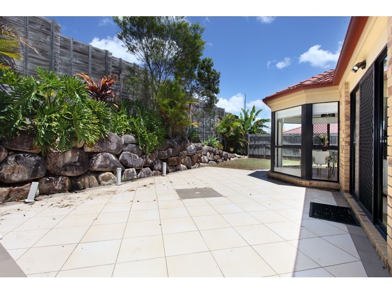 92 Coventry Circuit, Carindale QLD 4152