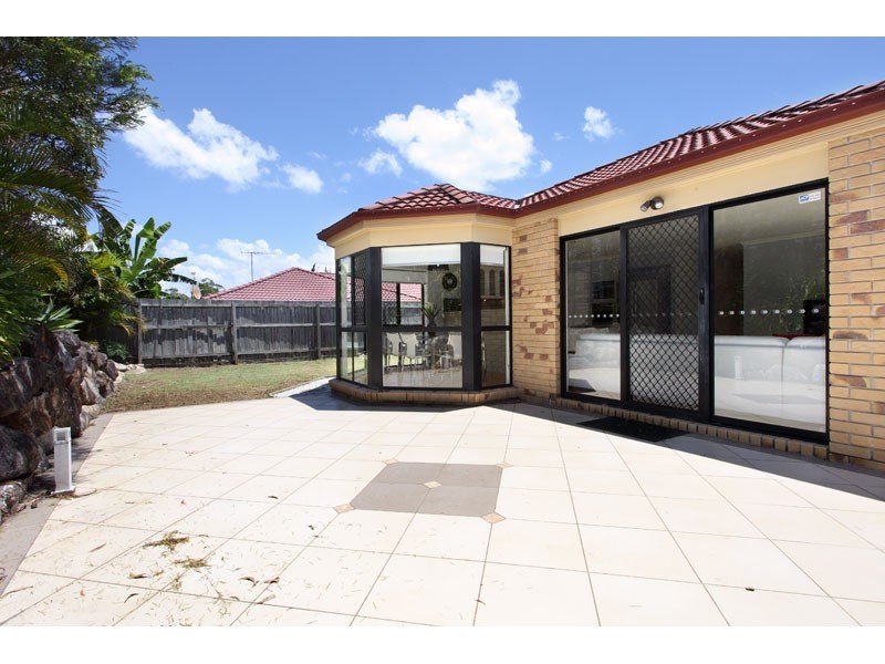 92 Coventry Circuit, Carindale QLD 4152