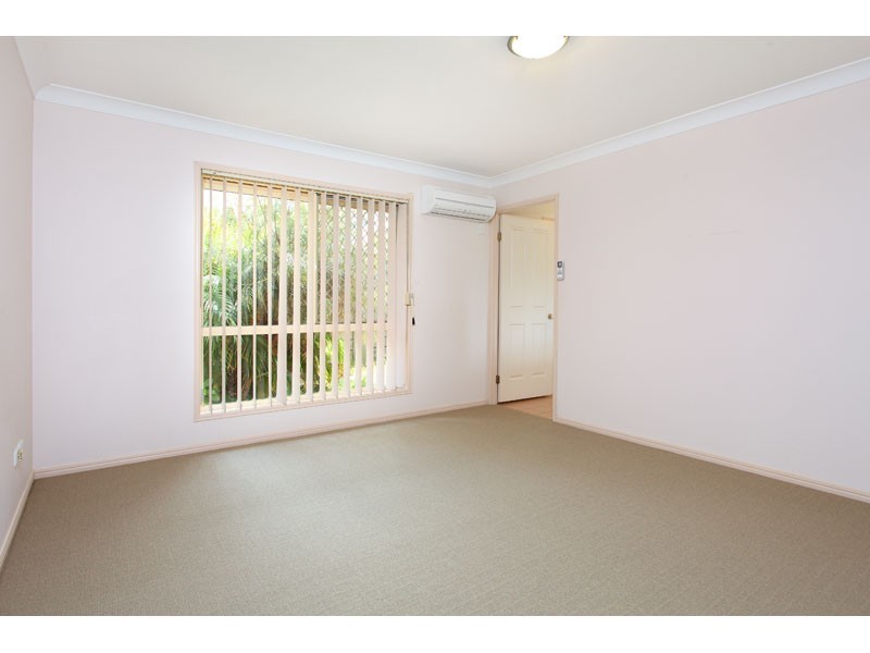 4 Kensington Close, Carindale QLD 4152