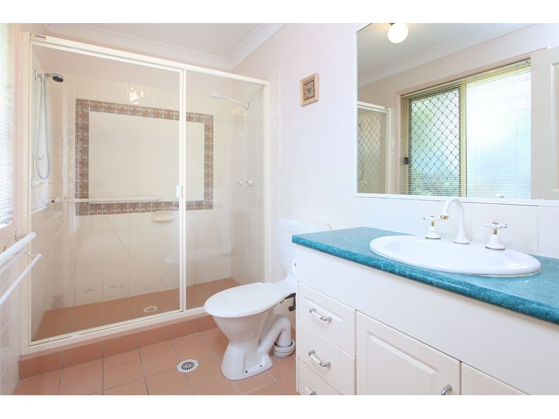 4 Kensington Close, Carindale QLD 4152