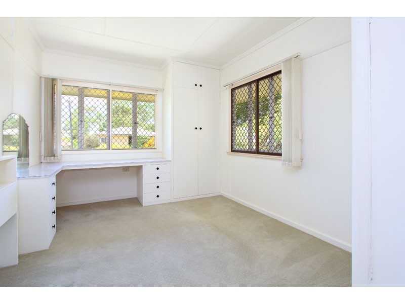 10 Risley Street, Carina QLD 4152