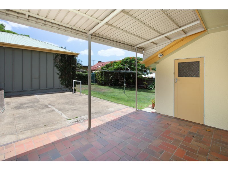 10 Risley Street, Carina QLD 4152