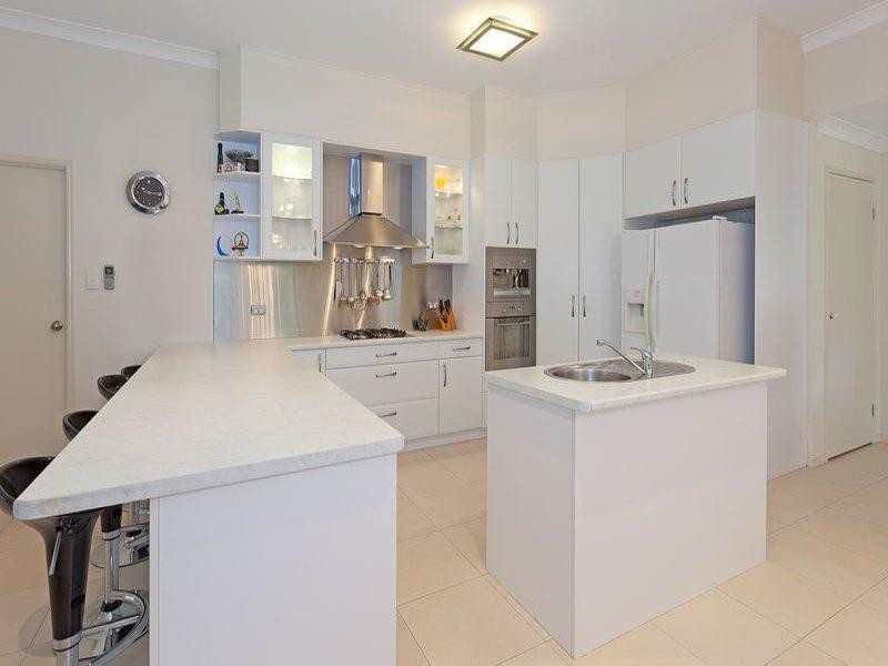 27 Aspen Street, Carindale QLD 4152