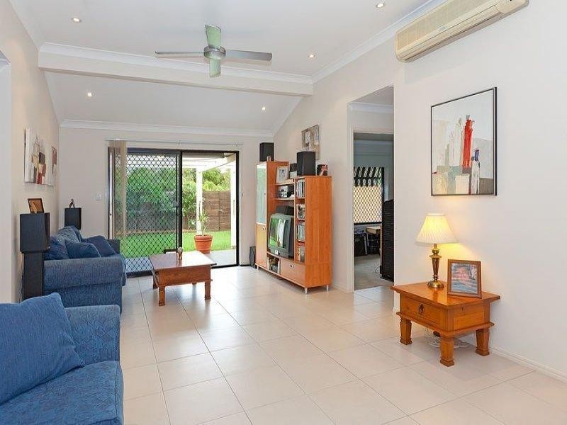 27 Aspen Street, Carindale QLD 4152