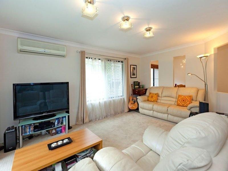 27 Aspen Street, Carindale QLD 4152