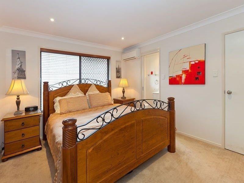 27 Aspen Street, Carindale QLD 4152