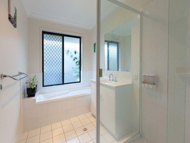 27 Aspen Street, Carindale QLD 4152