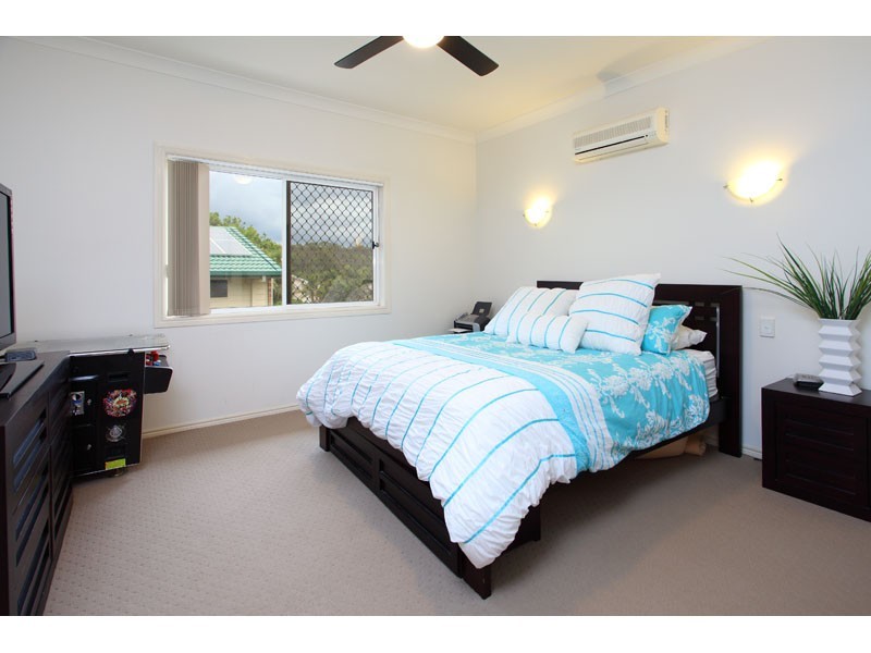 4 Vermeer Close, Mackenzie QLD 4156