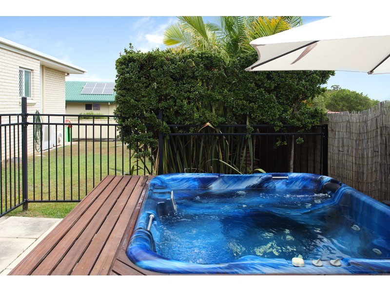 4 Vermeer Close, Mackenzie QLD 4156
