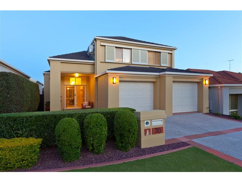 70 Flame Tree Crescent, Carindale QLD 4152
