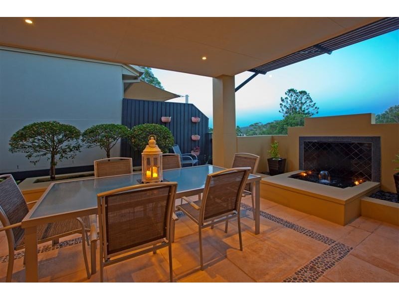 70 Flame Tree Crescent, Carindale QLD 4152