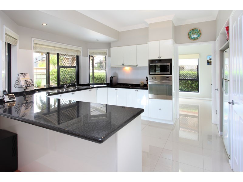 31 Connah Crescent, Carindale QLD 4152