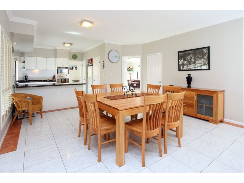 31 Connah Crescent, Carindale QLD 4152