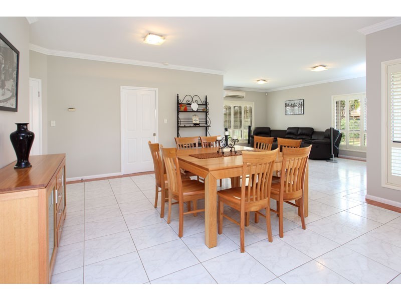 31 Connah Crescent, Carindale QLD 4152