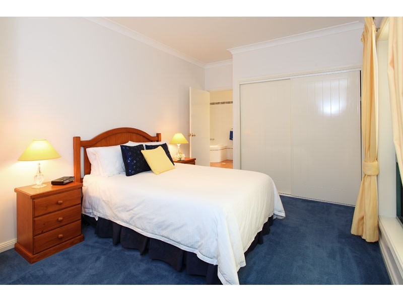 16 Cedar Close, Mackenzie QLD 4156