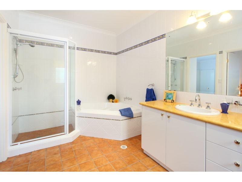 16 Cedar Close, Mackenzie QLD 4156