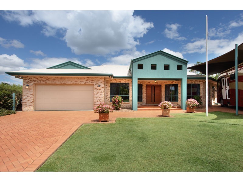 16 Cedar Close, Mackenzie QLD 4156
