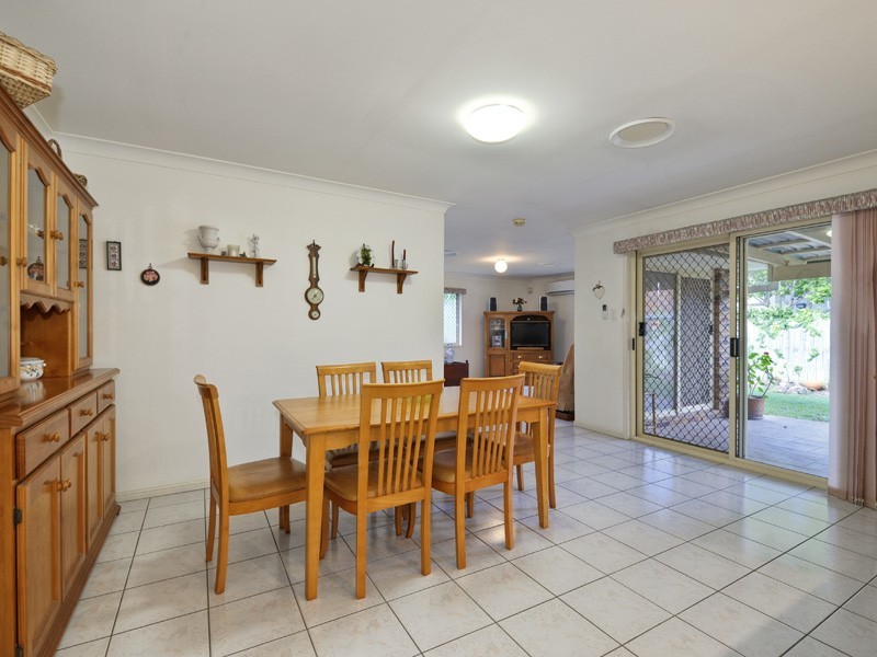 15 Parklane Place, Carindale QLD 4152