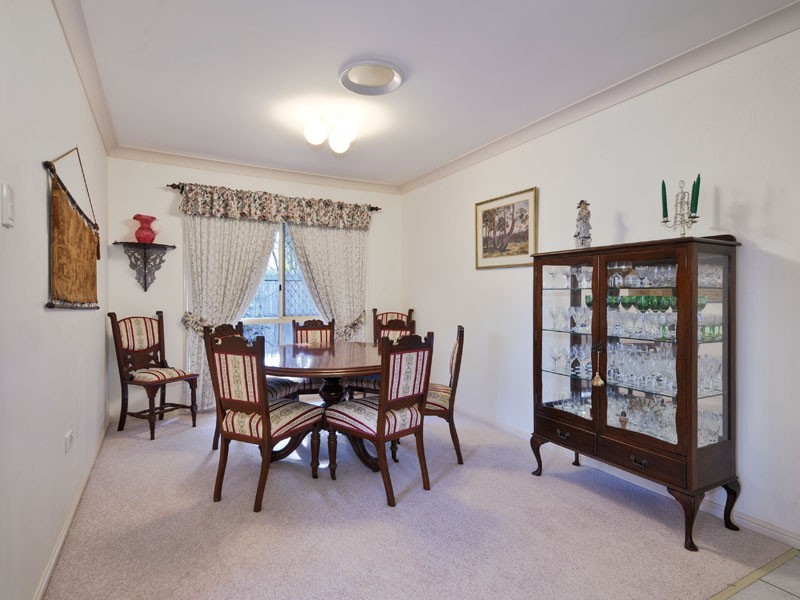 15 Parklane Place, Carindale QLD 4152