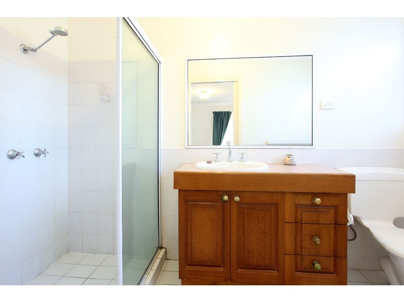 53 Kilmorey Street, Carindale QLD 4152